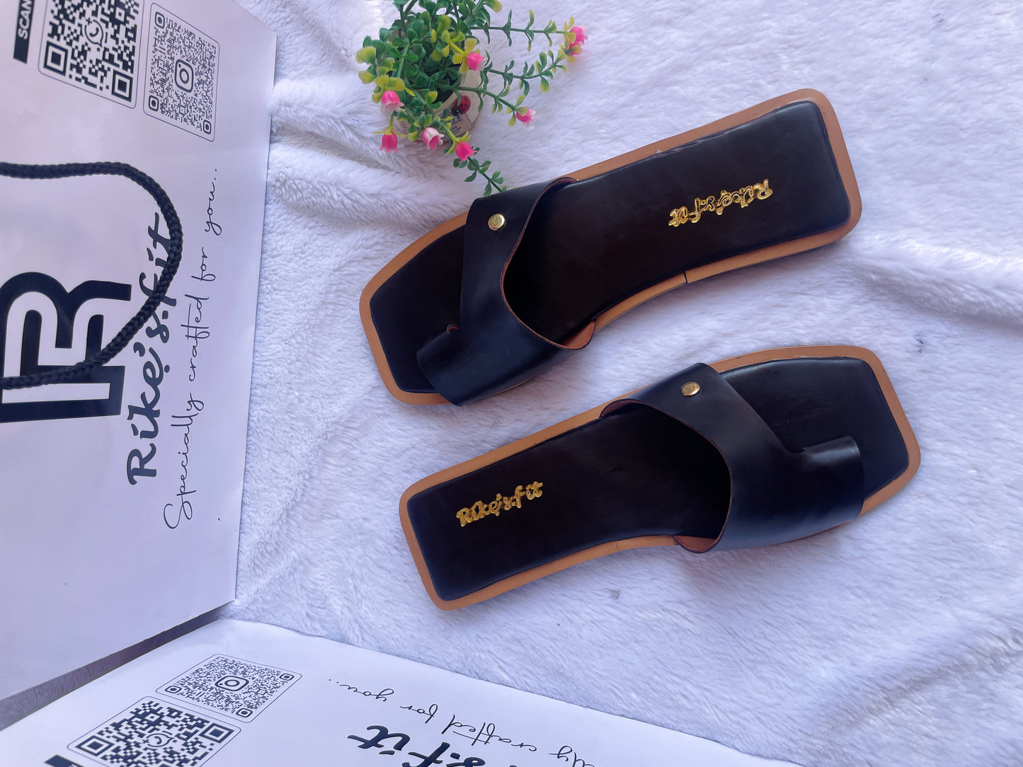 Elegant Flat Slides – Simple & Stylish