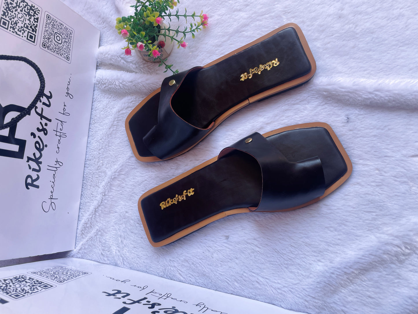 Elegant Flat Slides – Simple & Stylish