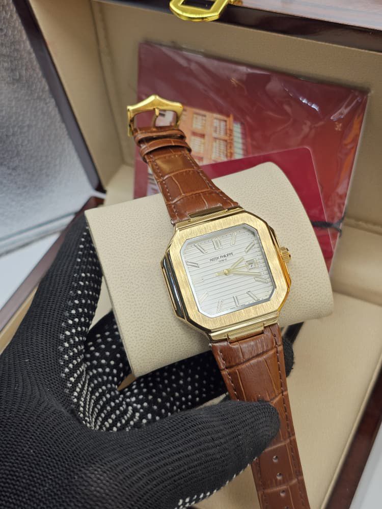 Patek Philippe Leather Strap Watch | Luxury Classic Timepiece